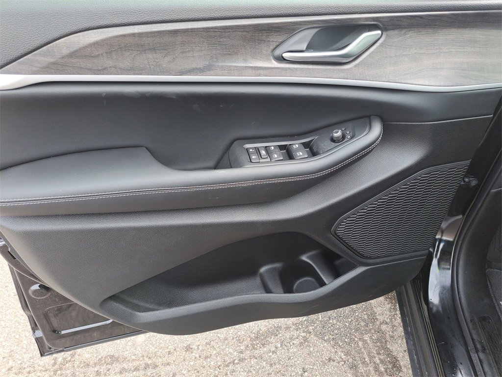 New 2026 Jeep Grand Cherokee L Laredo image 19