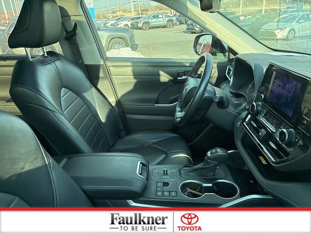 Used 2023 Toyota Highlander XLE image 21