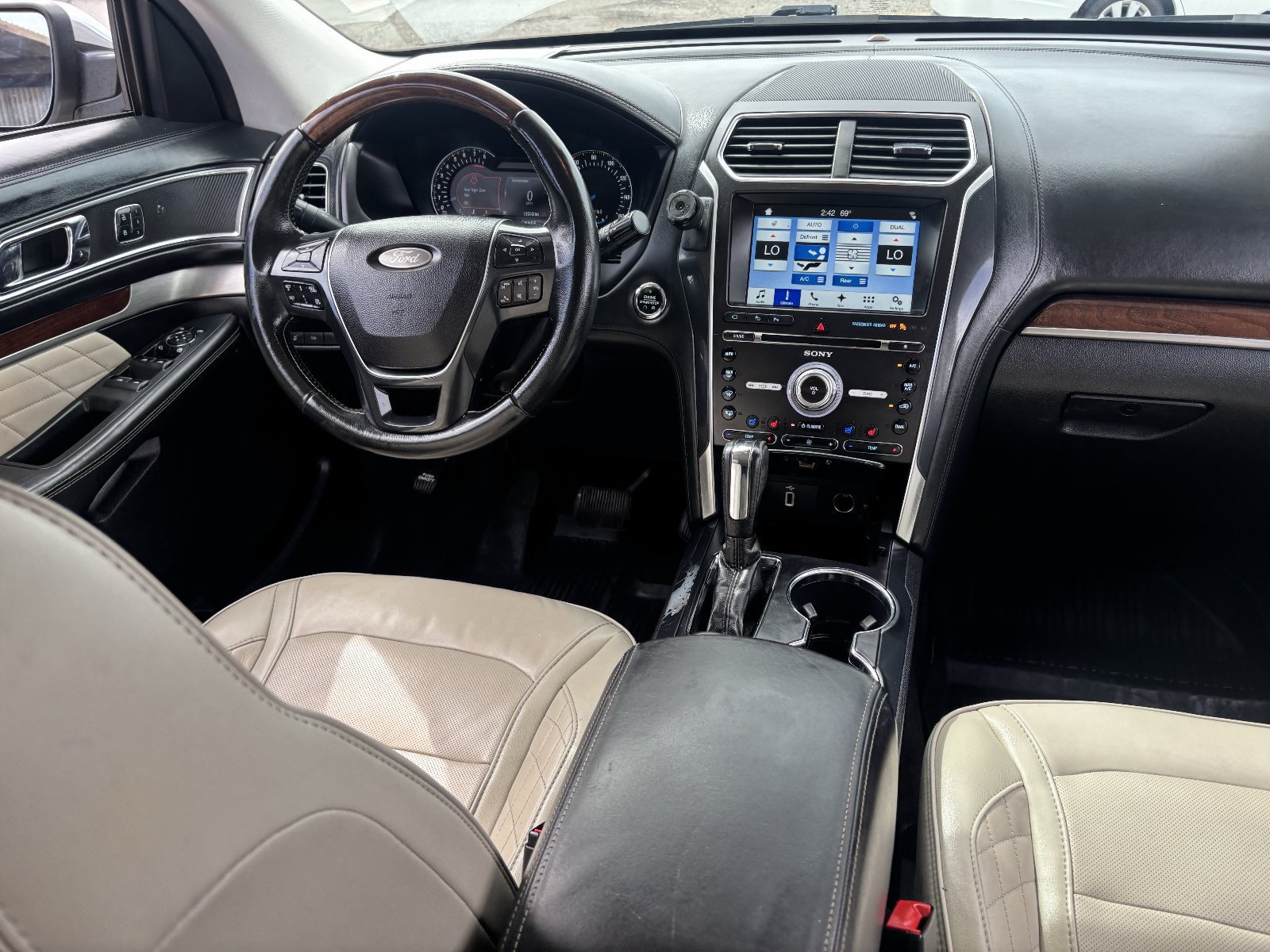 Used 2017 Ford Explorer Platinum AWD/4WD image 15