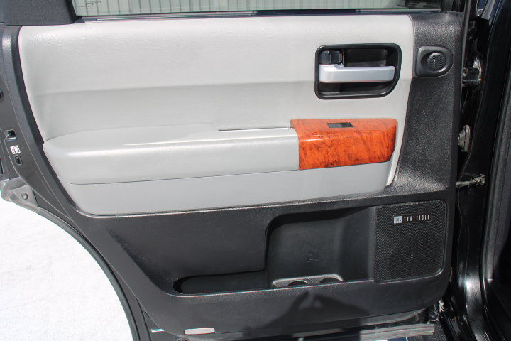 Used 2020 Toyota Sequoia Platinum AWD/4WD image 14