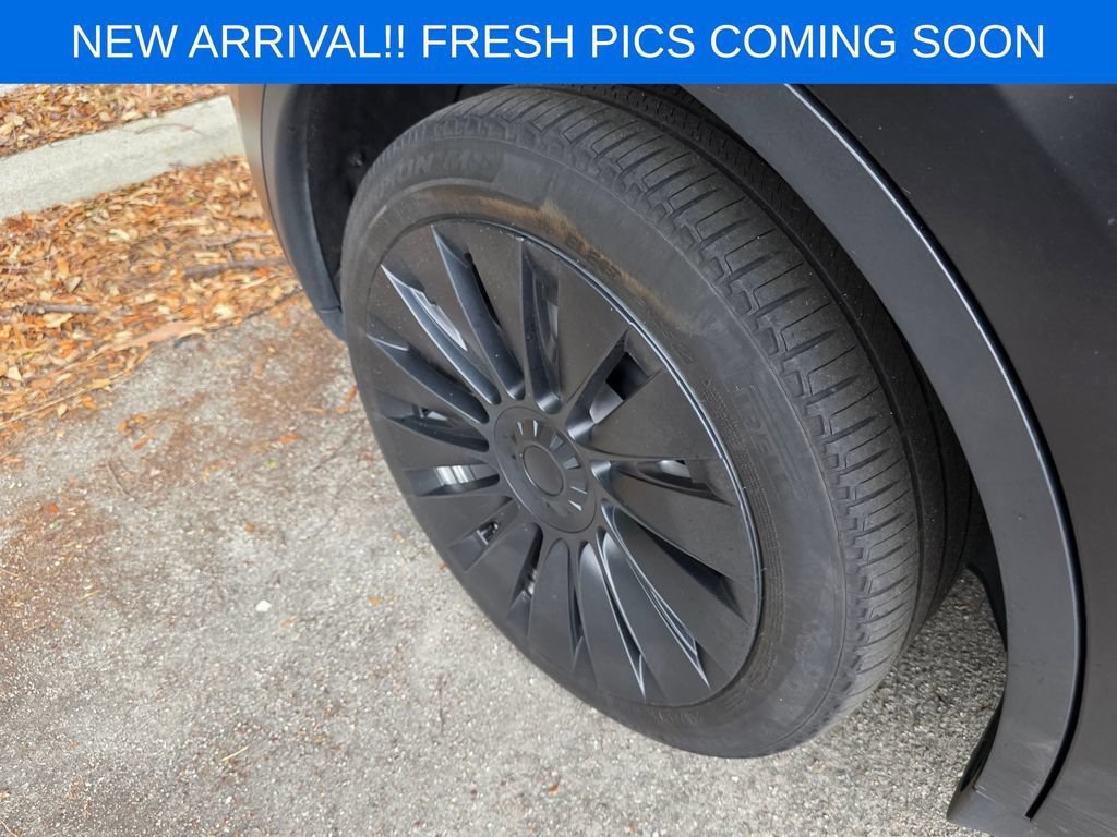 Used 2024 Tesla Model Y Long Range AWD/4WD image 7