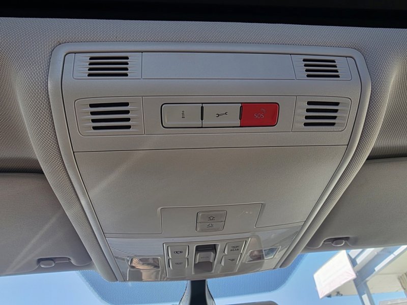 Used 2015 Volkswagen Golf SEL image 21