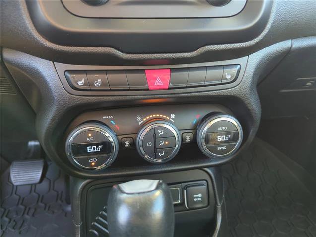 Used 2016 Jeep Renegade Limited image 11