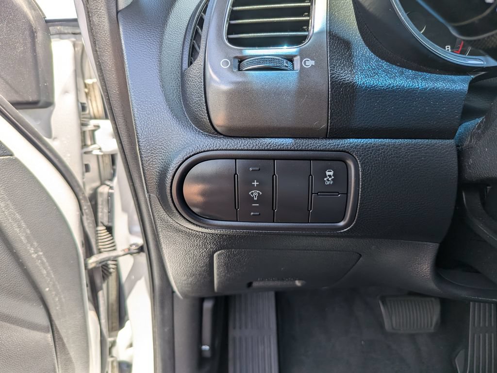 Used 2017 Kia Forte LX FWD image 27
