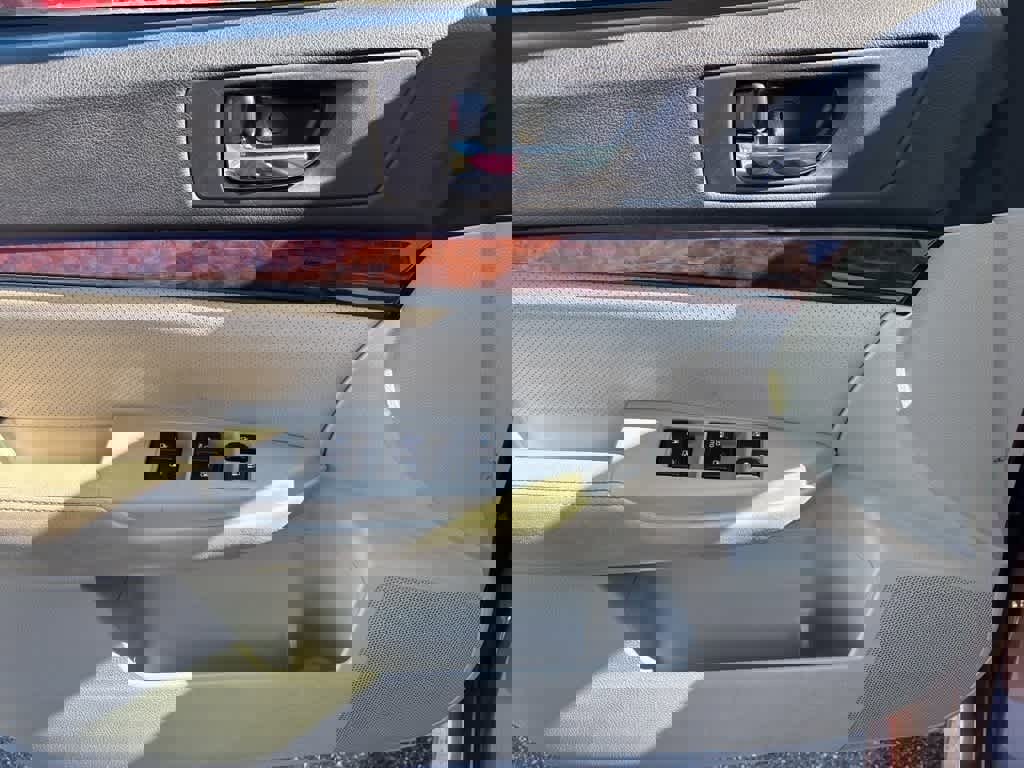 Used 2013 Subaru Legacy 2.5i Limited image 10