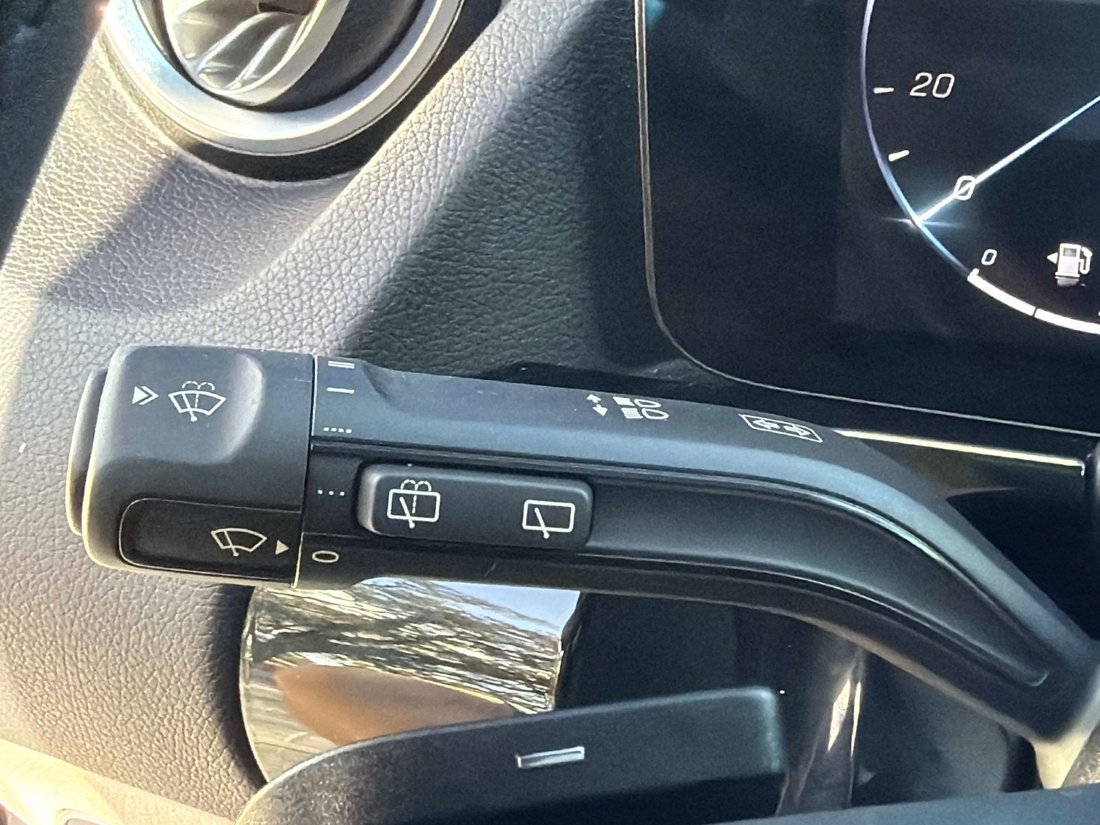 Used 2025 Mercedes-Benz GLA 250 4MATIC image 48