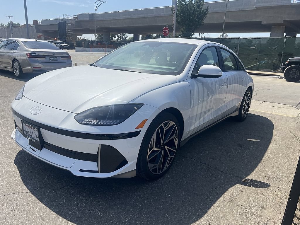 Used 2023 Hyundai Ioniq 6 SEL AWD/4WD image 2