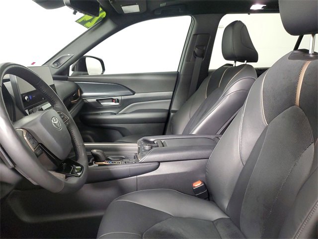 Used 2024 Toyota Grand Highlander AWD Hybrid image 21