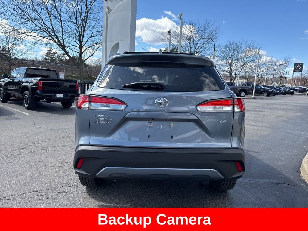 Used 2023 Toyota Corolla Cross LE w/ Moonroof Package image 7