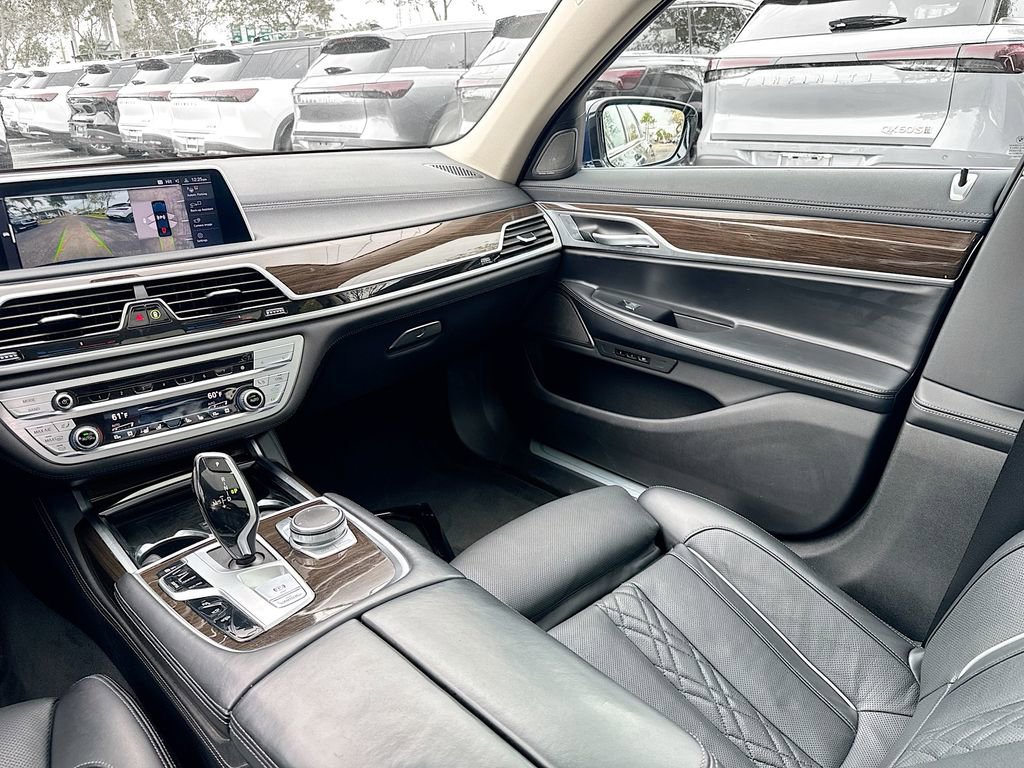 Used 2022 BMW 740i xDrive w/ Luxury Rear Seating Package image 26