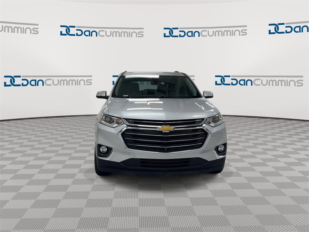 Used 2021 Chevrolet Traverse LT w/ LT Premium Package image 3