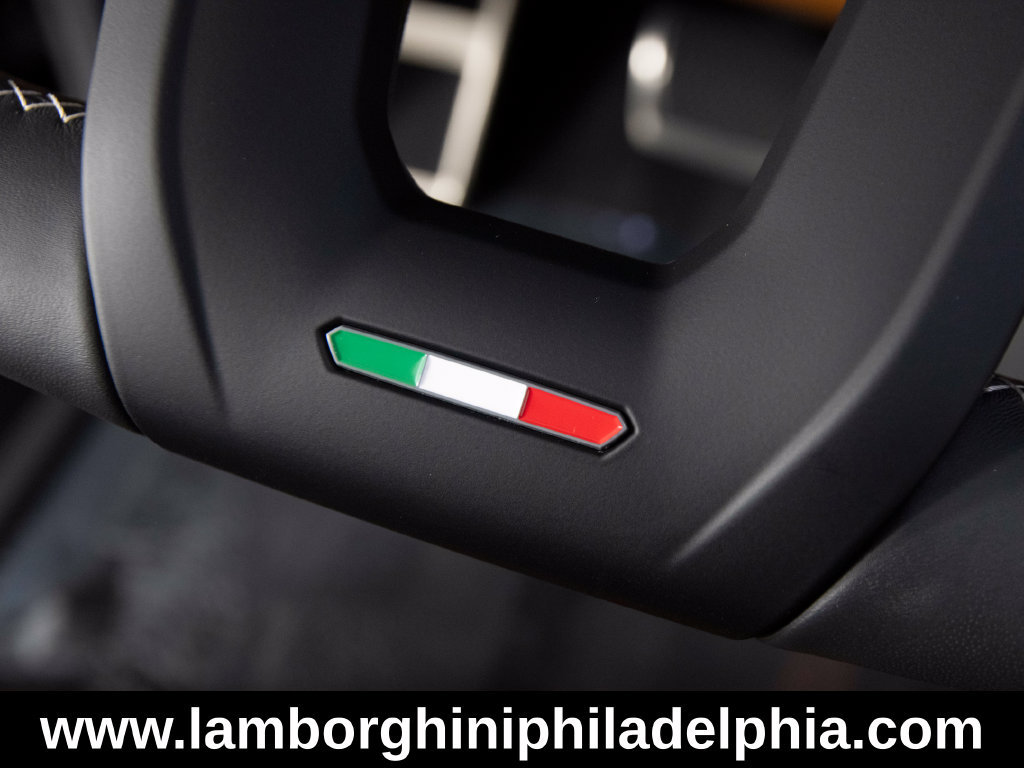 Used 2025 Lamborghini Urus S AWD/4WD image 17