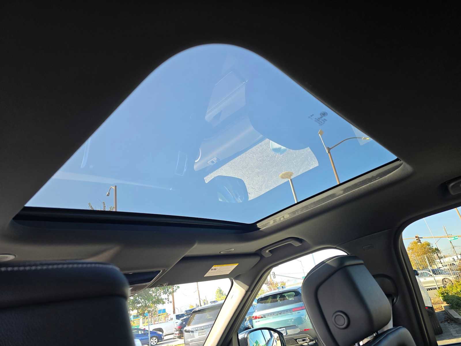 New 2025 Land Rover Discovery S image 22