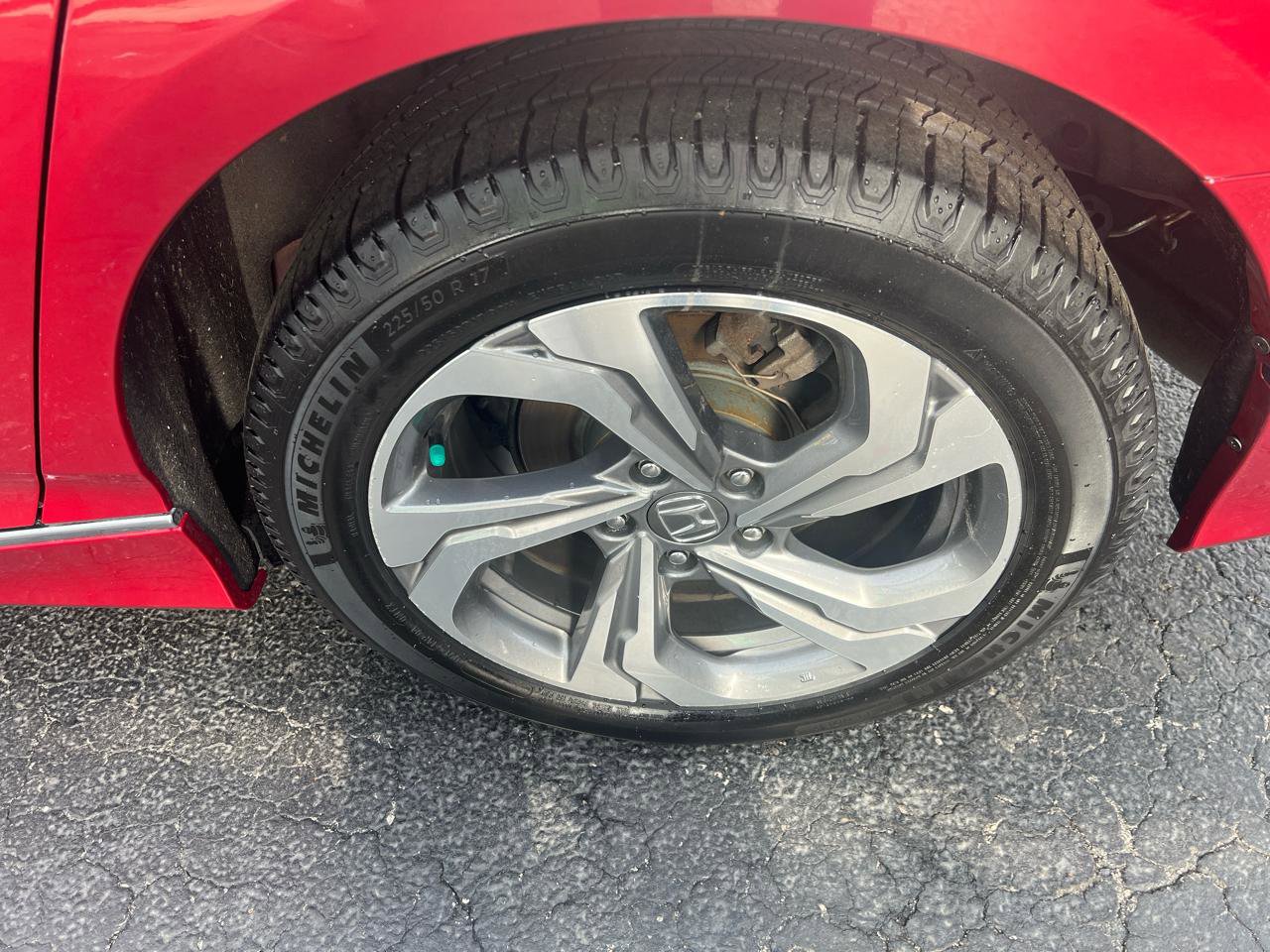 Used 2018 Honda Accord EX image 21