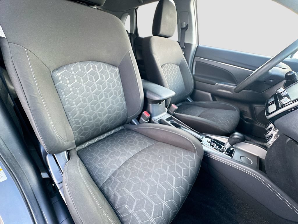 Used 2020 Mitsubishi Outlander Sport ES FWD image 32