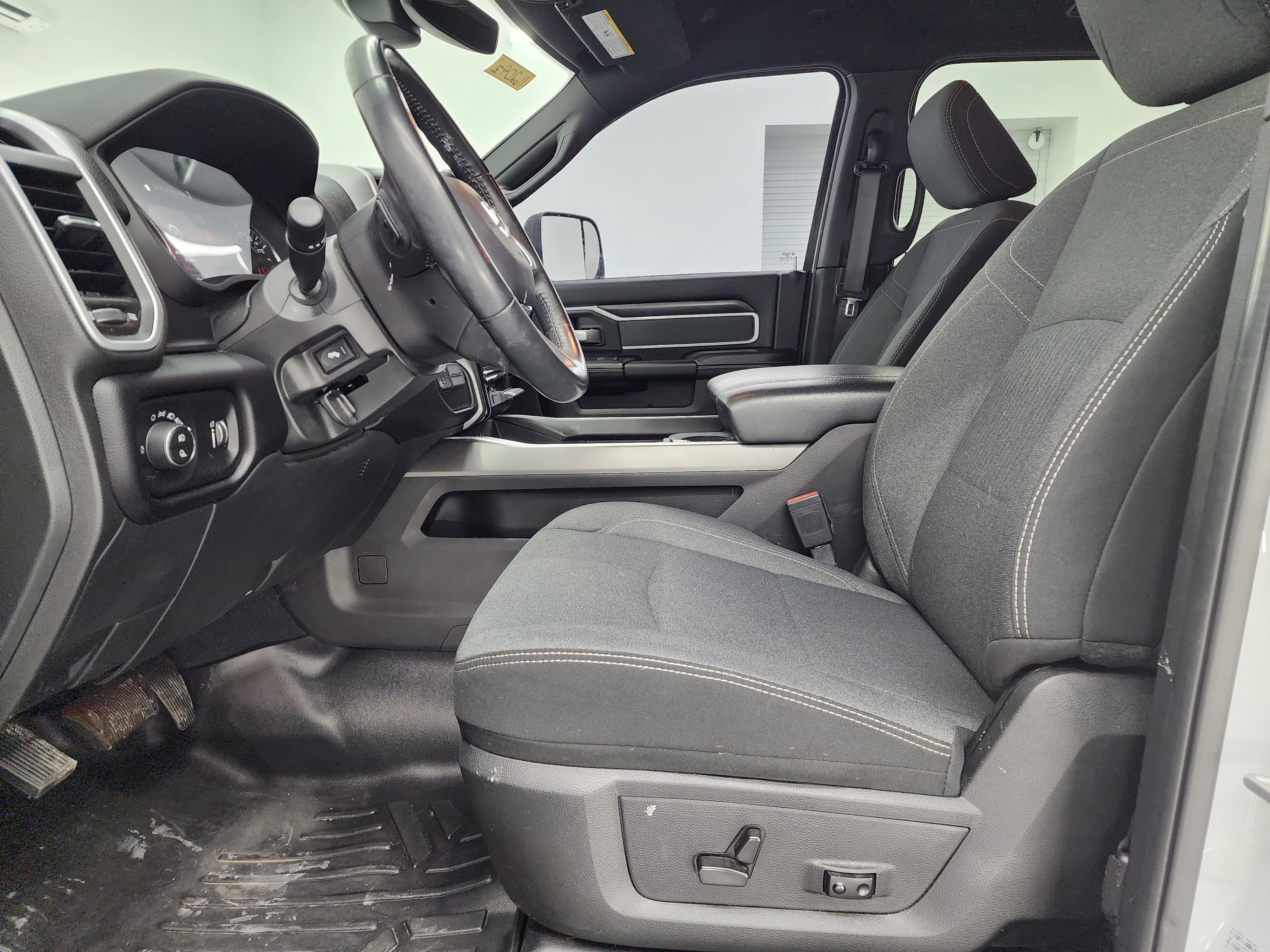 Used 2022 RAM 2500 Big Horn w/ Night Edition image 8