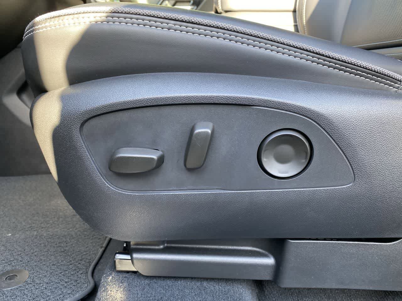 Used 2025 GMC Sierra EV Denali AWD/4WD image 14