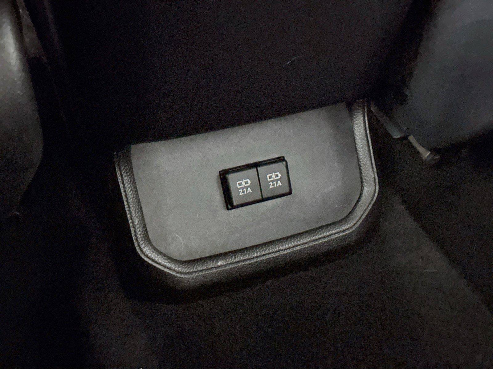 Used 2021 Toyota Highlander XLE AWD/4WD image 37