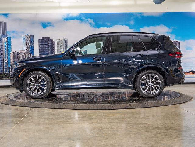 Used 2024 BMW X5 M60i AWD/4WD image 6