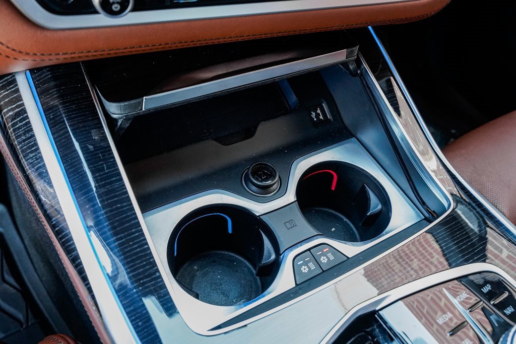 Certified 2025 BMW X7 M60i image 16