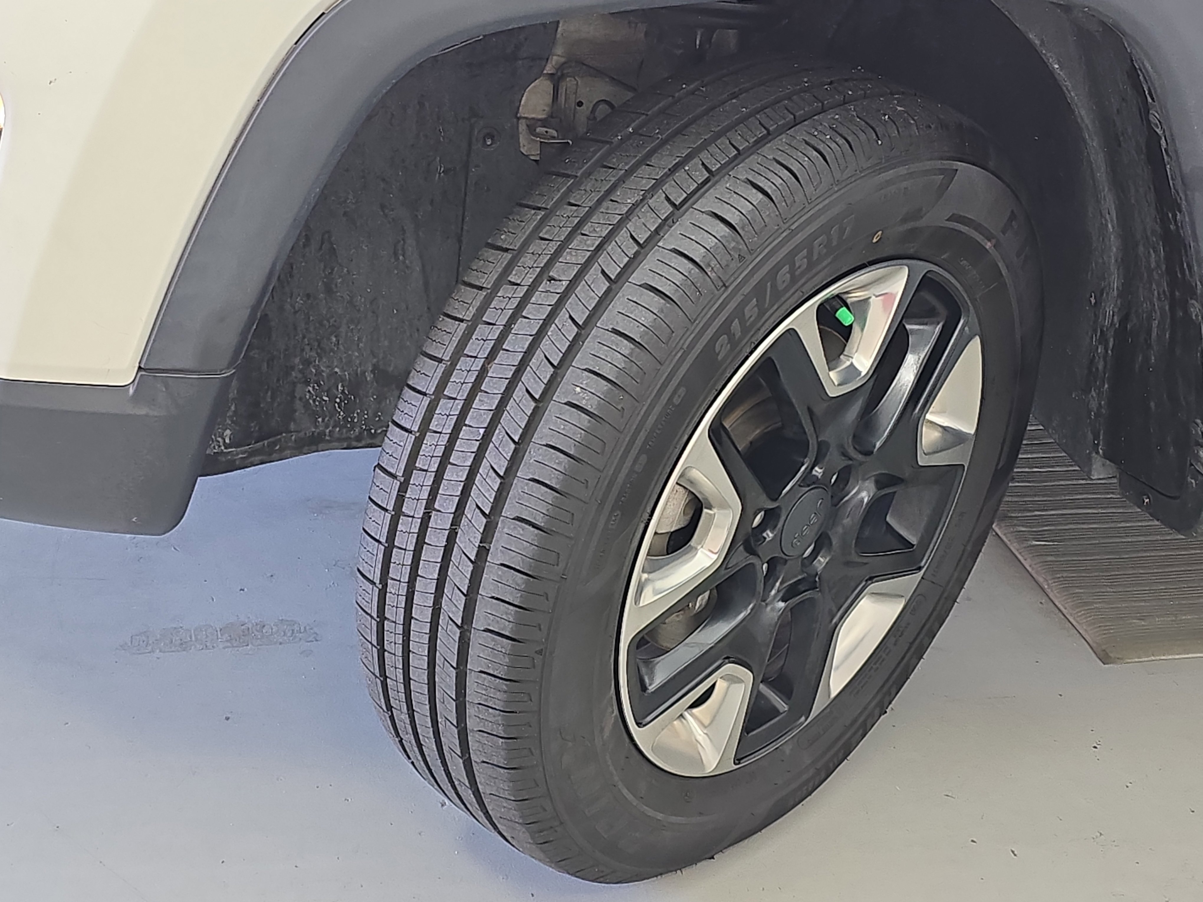 Used 2018 Jeep Compass Trailhawk w/ Cold Weather Group image 30