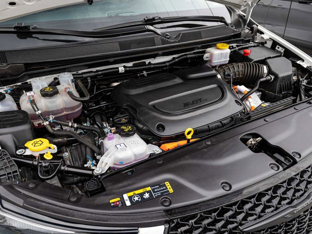 Used 2024 Chrysler Pacifica Limited FWD image 31