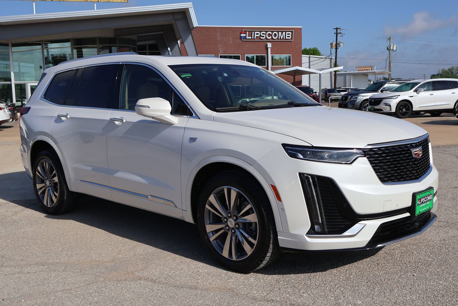 Used 2022 Cadillac XT6 Premium Luxury w/ Platinum Package image 4
