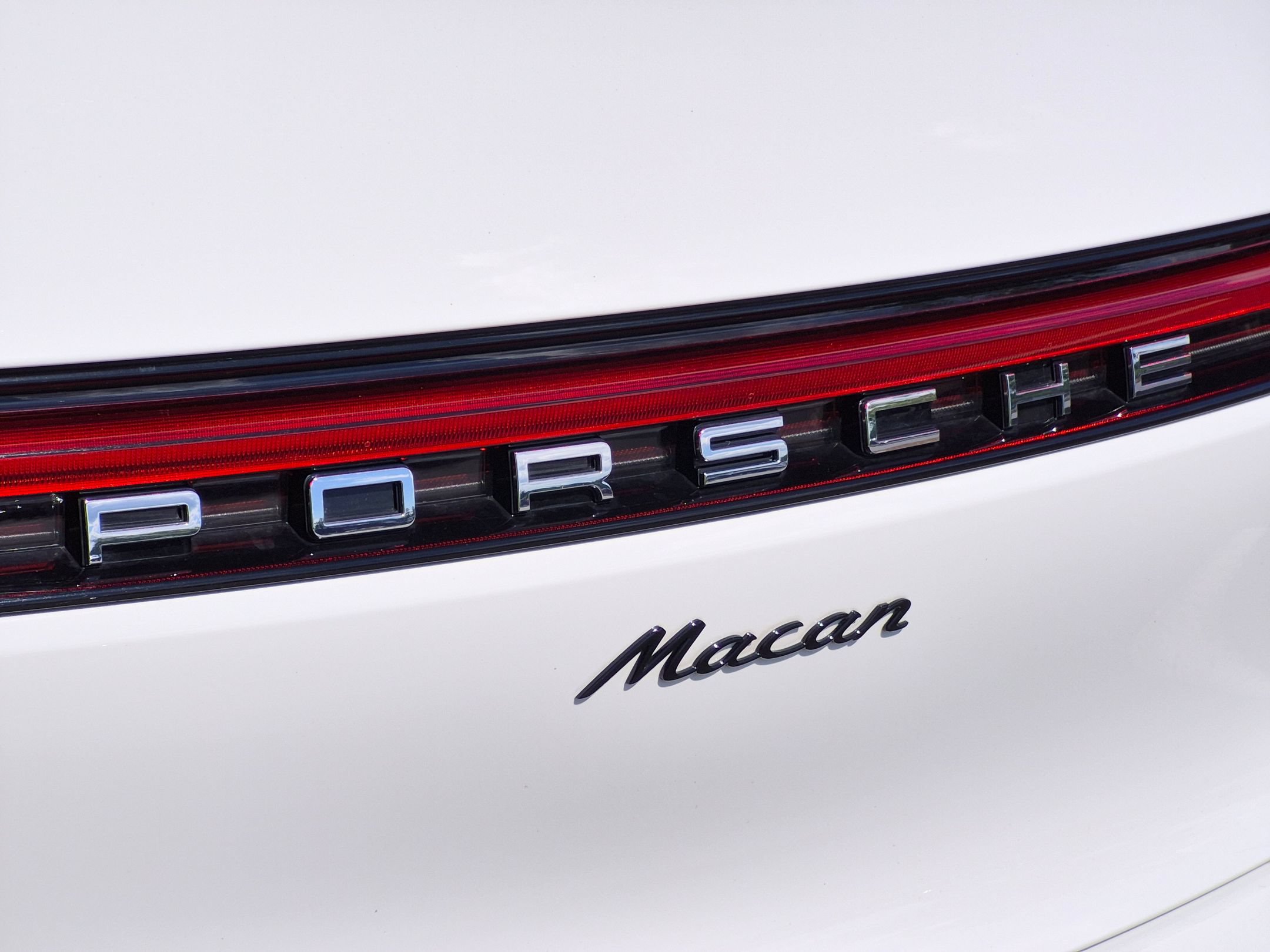 Certified 2026 Porsche Macan AWD/4WD image 29