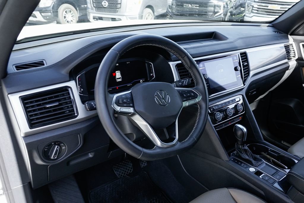 Used 2023 Volkswagen Atlas Cross Sport SE image 18