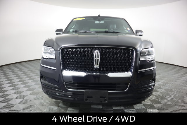 Used 2023 Lincoln Navigator L Reserve w/ Equipment Group 201A AWD/4WD image 9