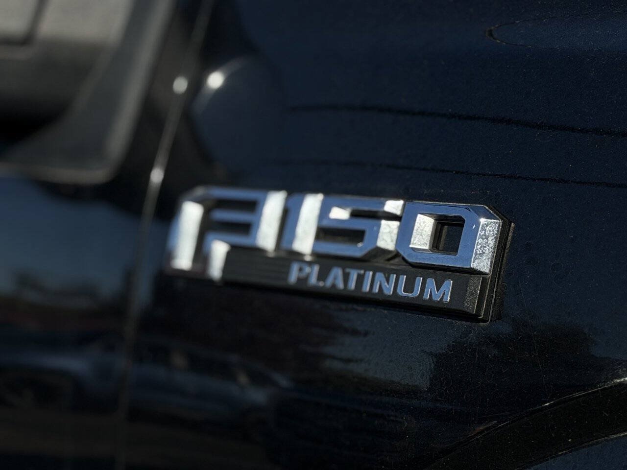 Used 2015 Ford F150 Platinum w/ Max Trailer Tow Package AWD/4WD image 18
