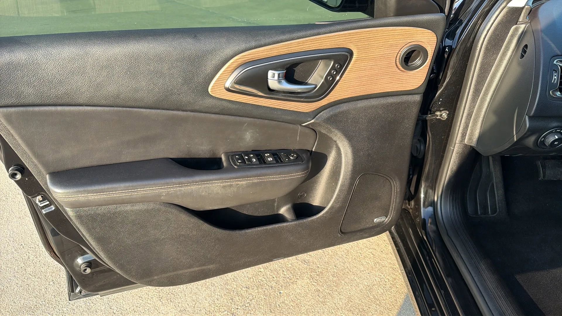 Used 2015 Chrysler 200 C w/ Navigation & Sound Group I image 94