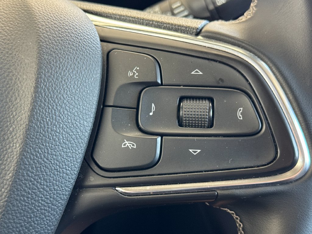 Used 2025 Buick Encore GX Preferred FWD image 26