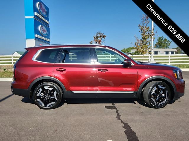 Used 2023 Kia Telluride EX w/ EX Captain's Chair Package image 9