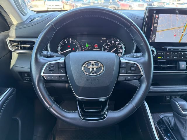 Used 2021 Toyota Highlander Limited AWD/4WD image 10