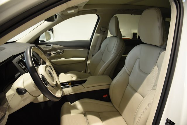 Used 2023 Volvo XC90 T8 Ultimate w/ Lounge Package image 19