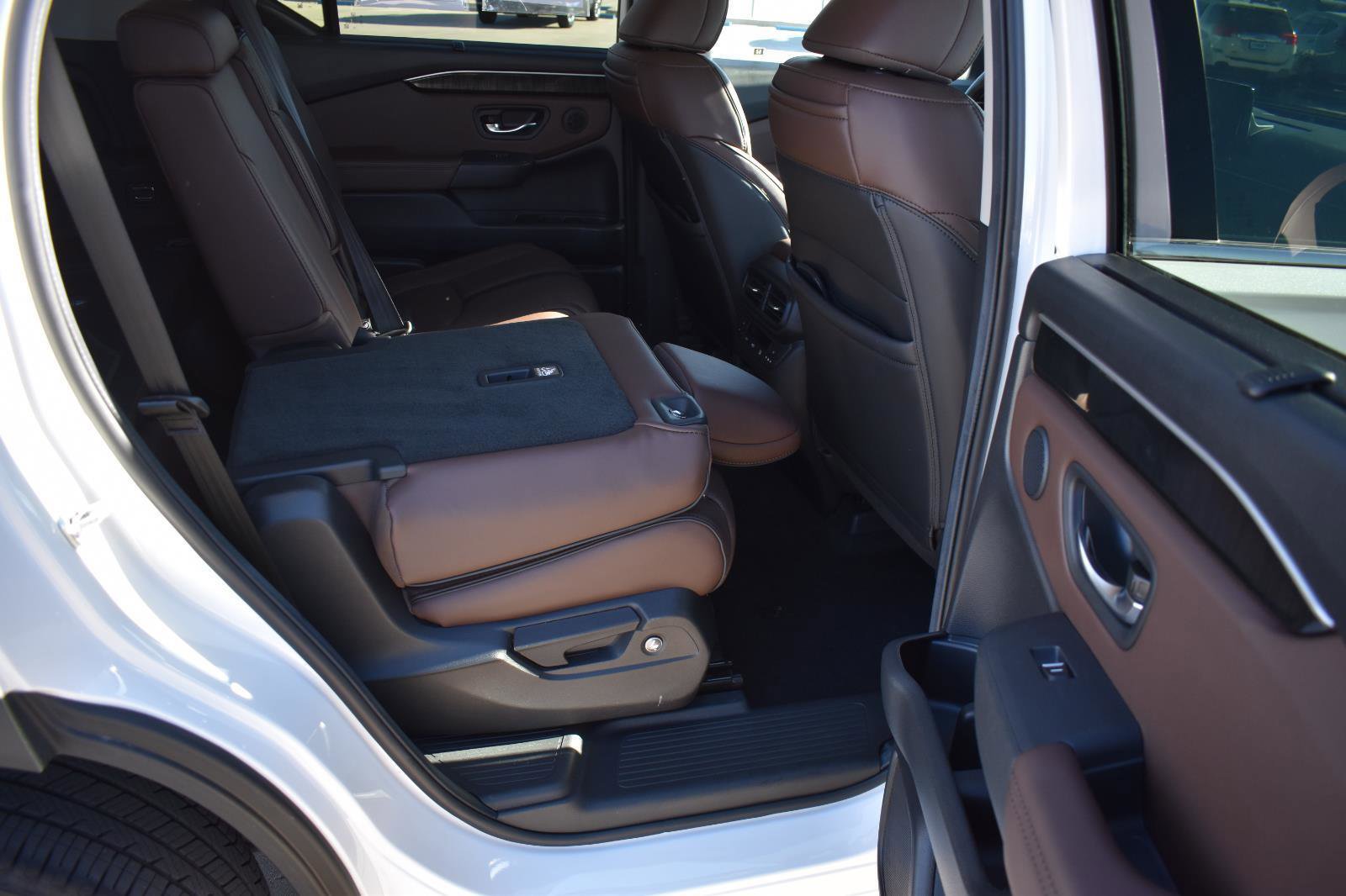 Used 2025 Honda Pilot Elite image 19