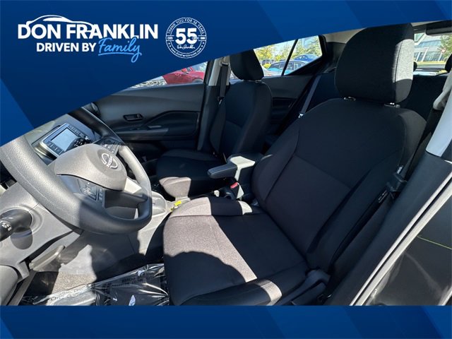 New 2025 Nissan Kicks Play S