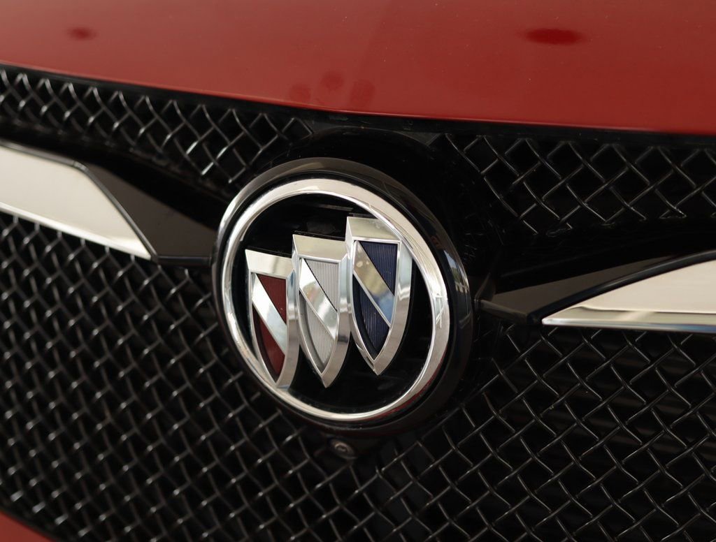 Used 2022 Buick Enclave Essence w/ Sport Touring Edition image 36