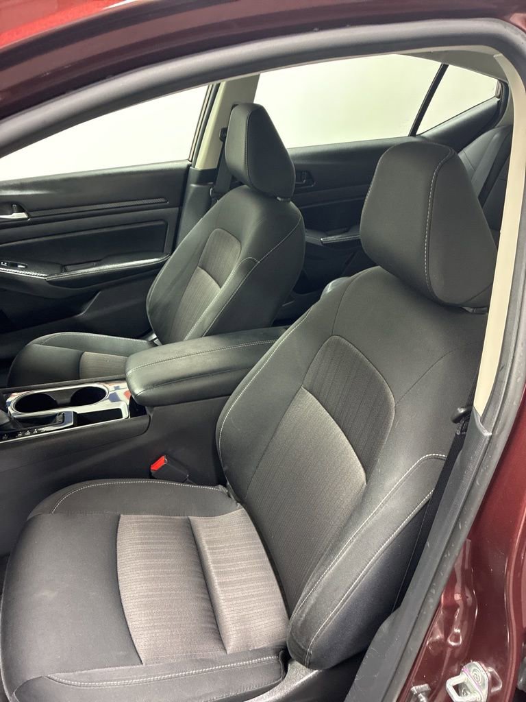 Used 2024 Nissan Altima 2.5 SV image 9