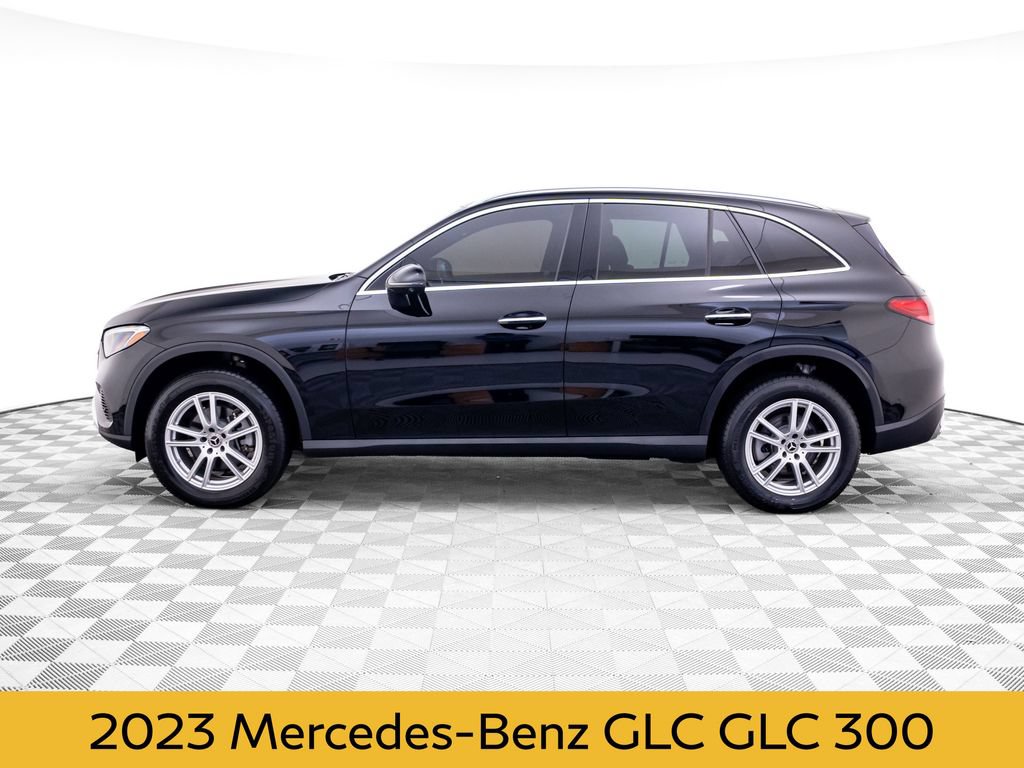 Used 2023 Mercedes-Benz GLC 300 4MATIC w/ Exclusive Trim Package image 2