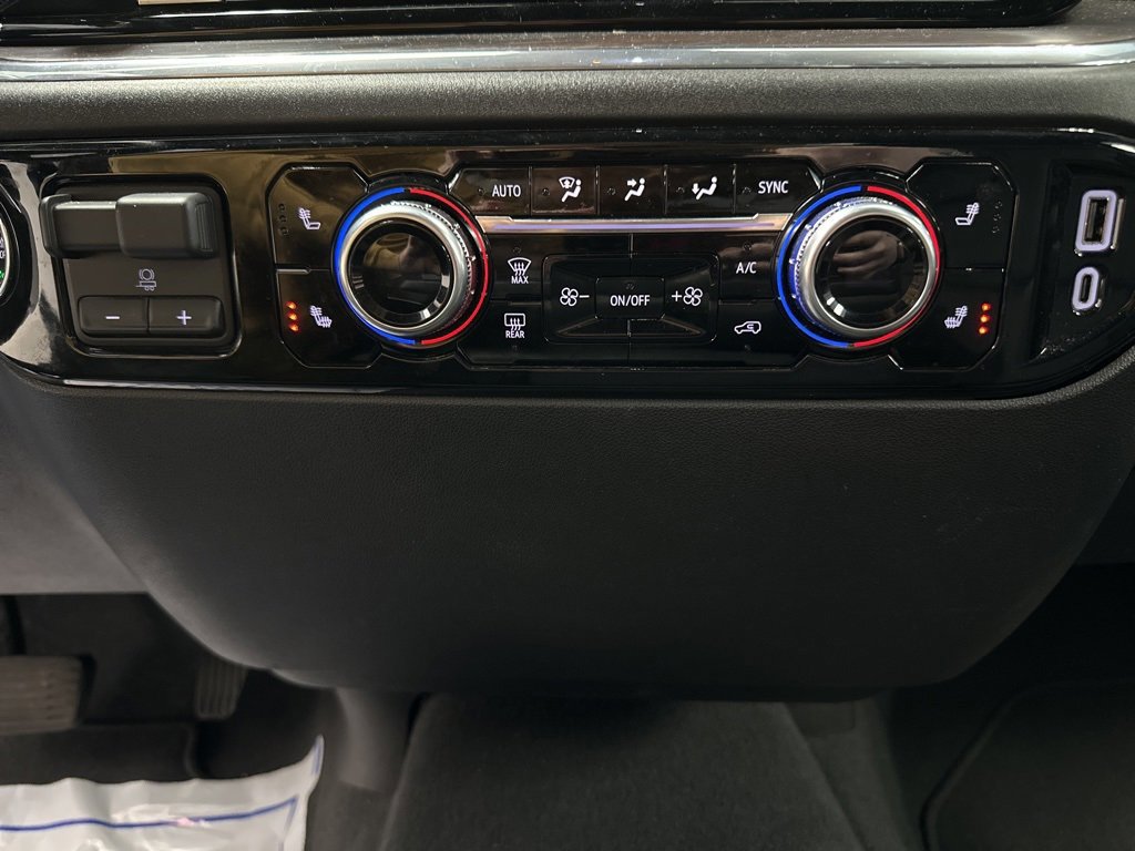 Certified 2025 GMC Sierra 1500 SLT image 33