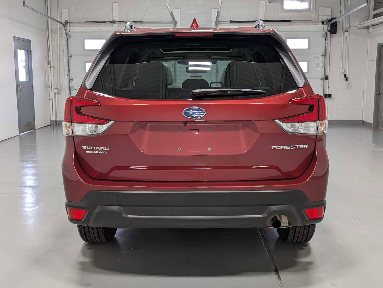 Used 2023 Subaru Forester Premium AWD/4WD image 9