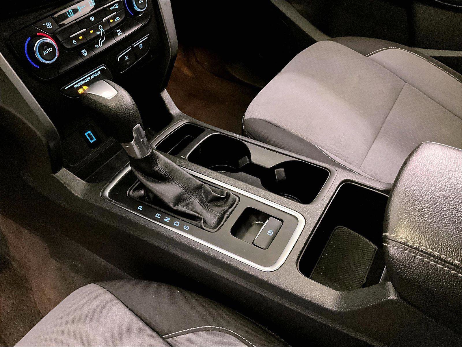 Used 2017 Ford Escape SE w/ Equipment Group 201A image 17