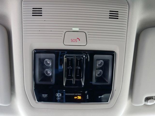 Certified 2025 Volkswagen Atlas SEL Premium R-Line image 34