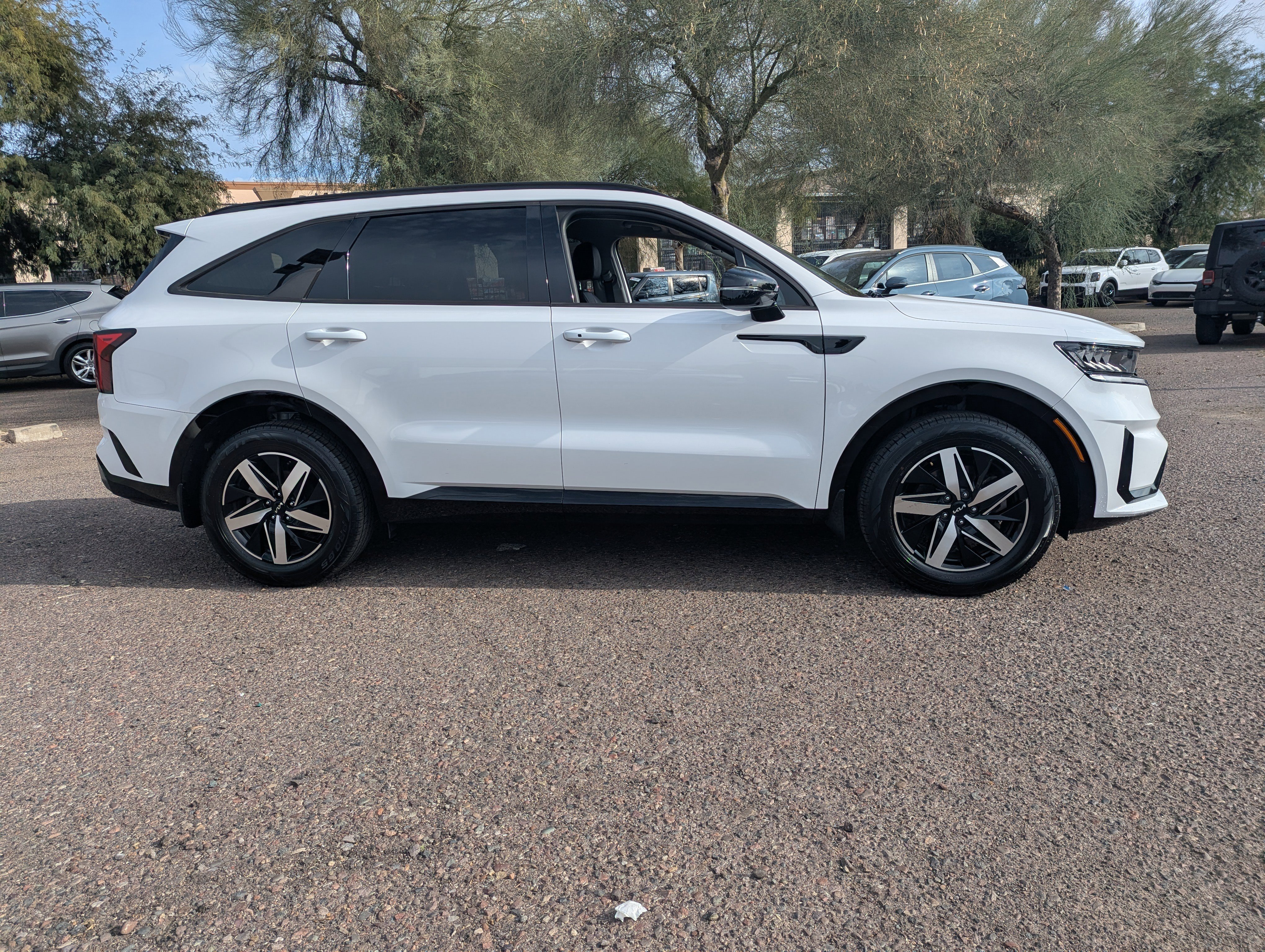 Certified 2022 Kia Sorento S image 2