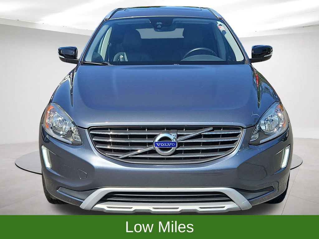 Used 2017 Volvo XC60 T5 Dynamic FWD image 2