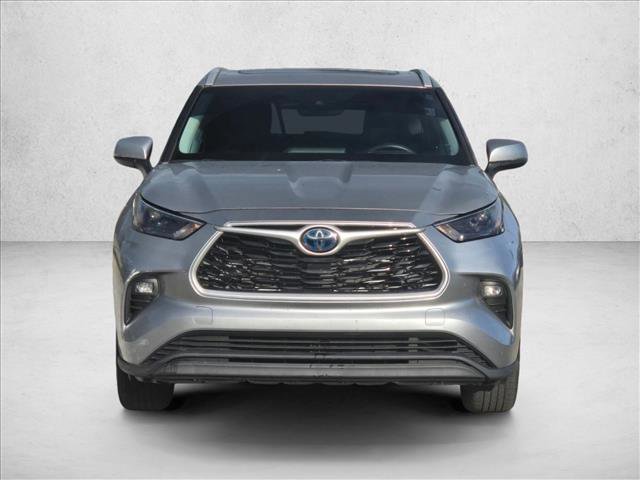 Used 2022 Toyota Highlander XLE image 2