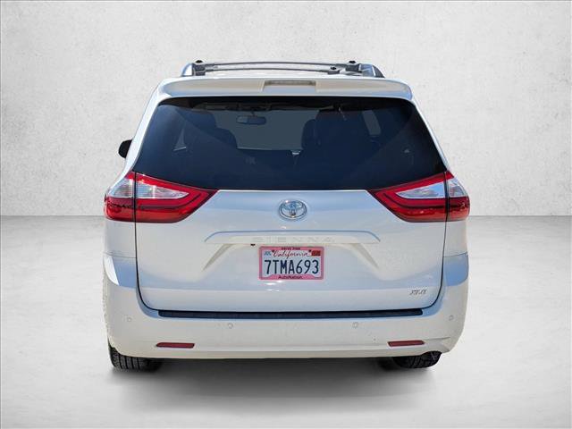 Used 2016 Toyota Sienna XLE FWD image 7
