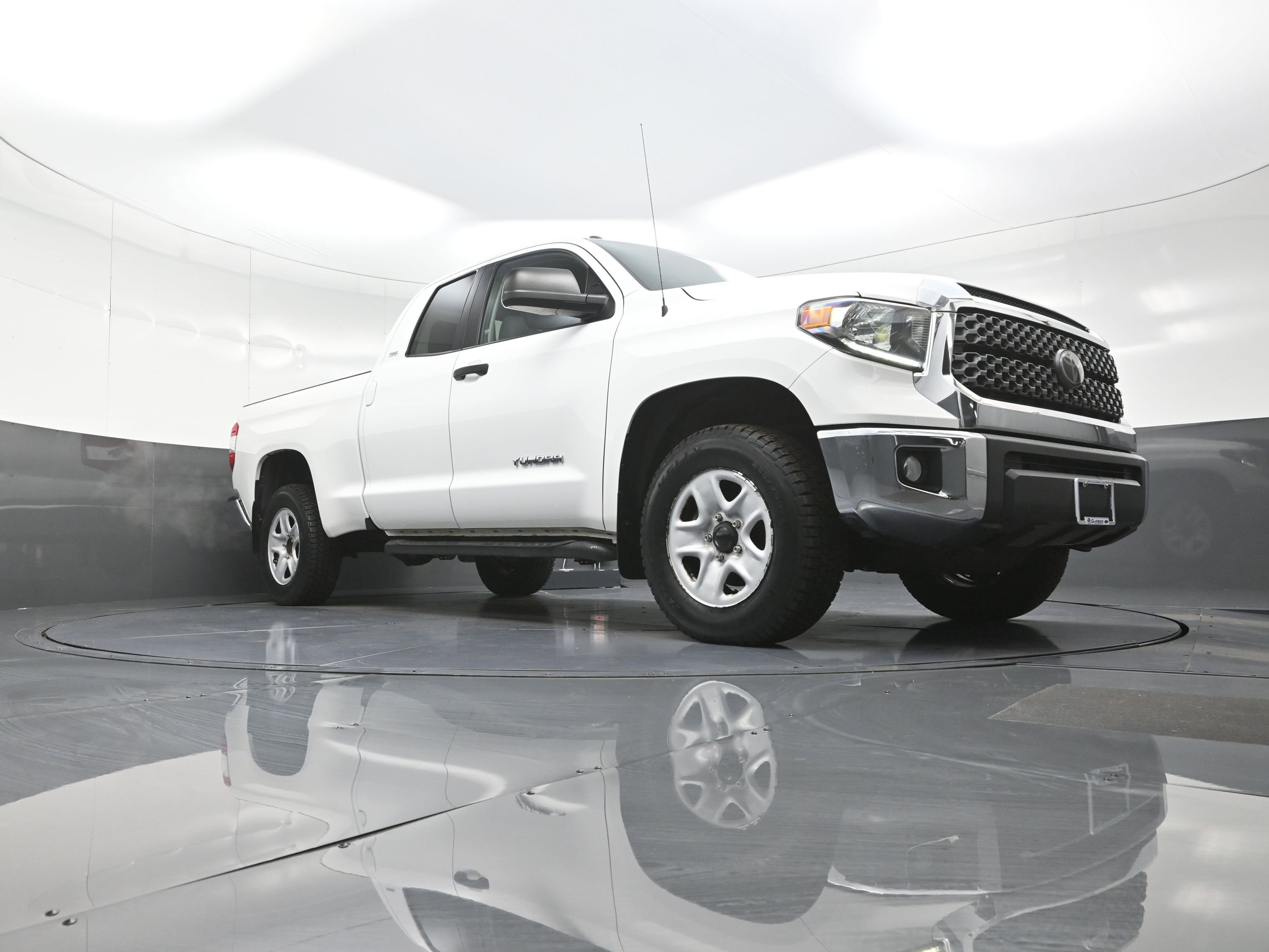Used 2018 Toyota Tundra SR5 image 9